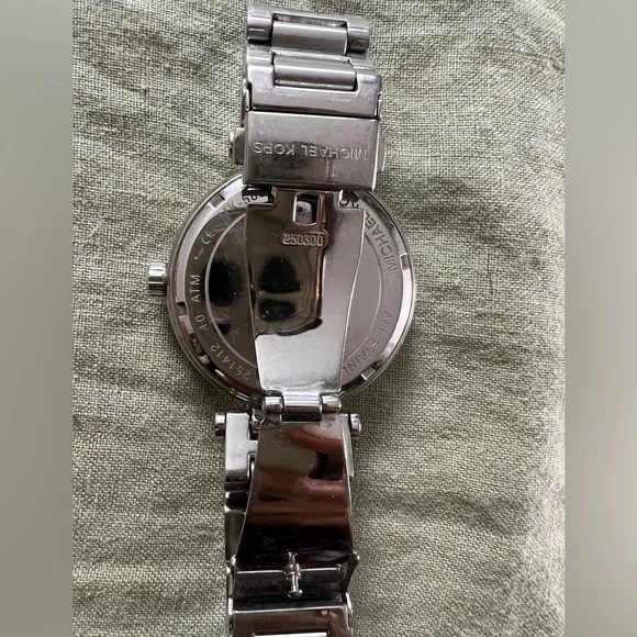 Michael Kors silver watch - Picture 9 of 13